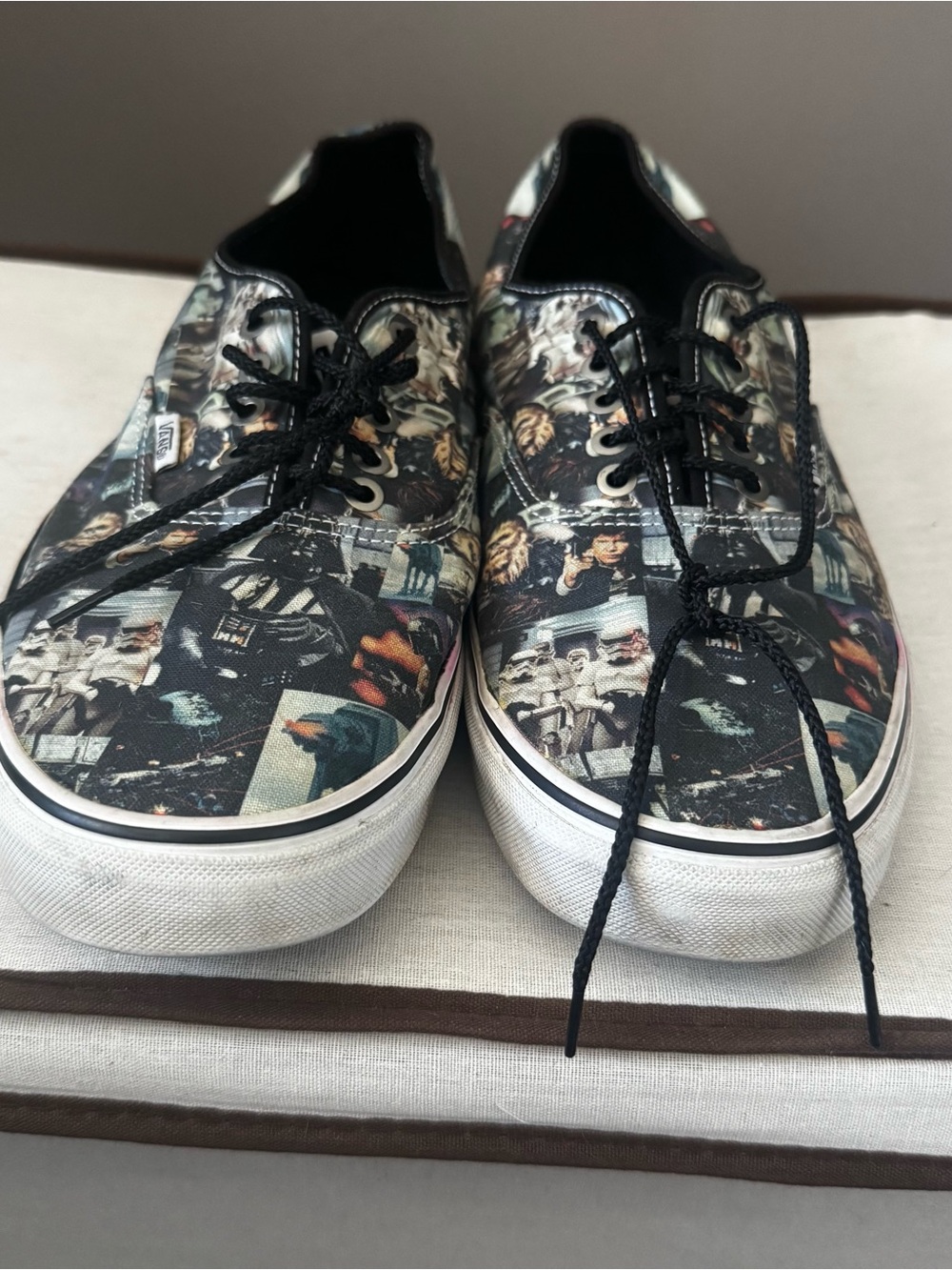 Vans Star Wars Graphic Era Sneaker in Black/White - Picture 2 of 5
